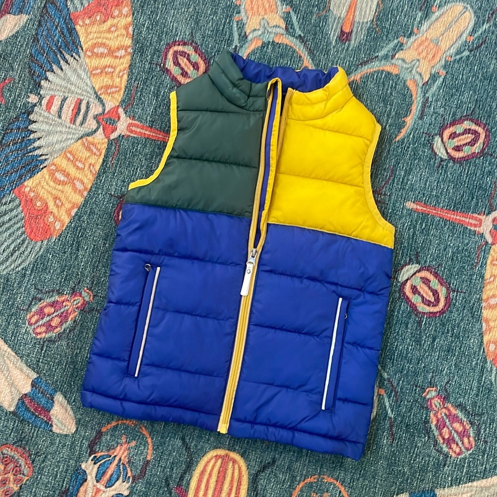 Like new Hanna Andersson boys colorblock puffer vest blue green yellow 130 US 8
